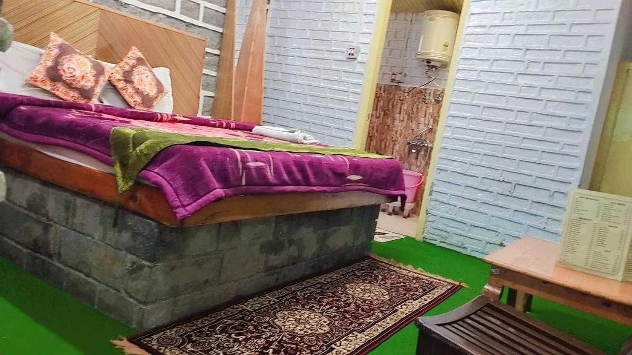 Hotel Seraj International Manāli Extérieur photo