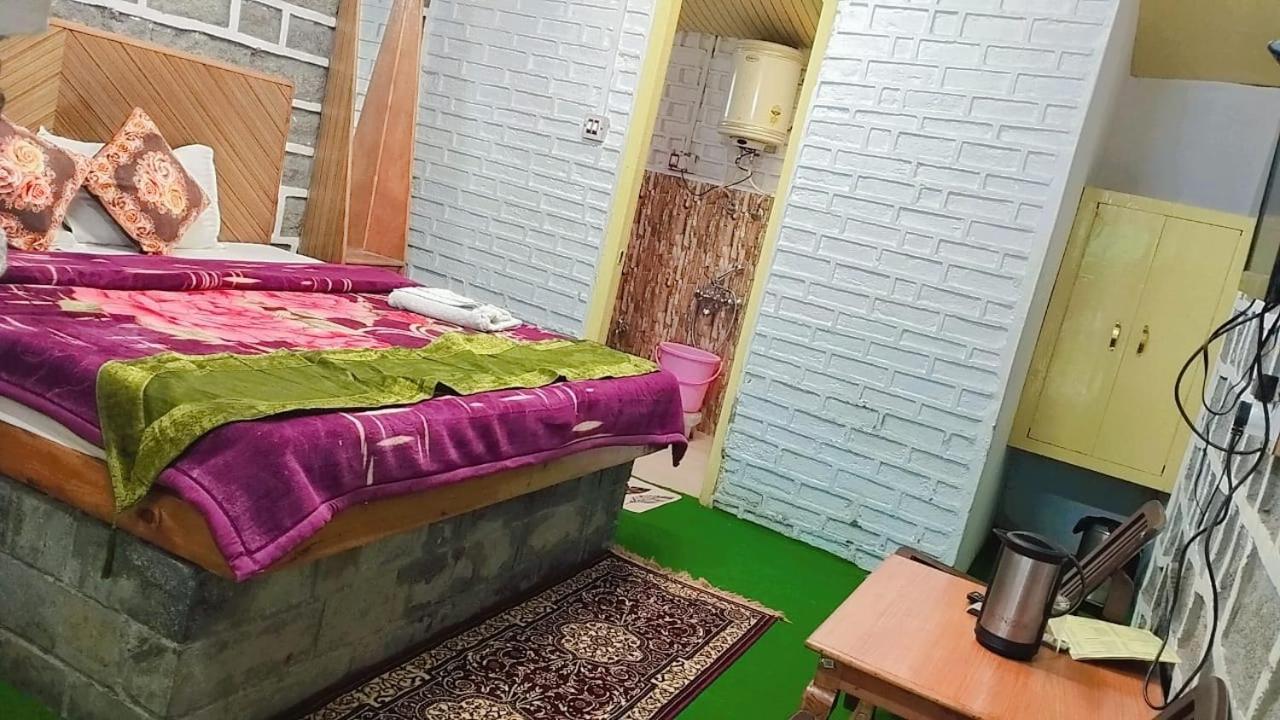 Hotel Seraj International Manāli Extérieur photo