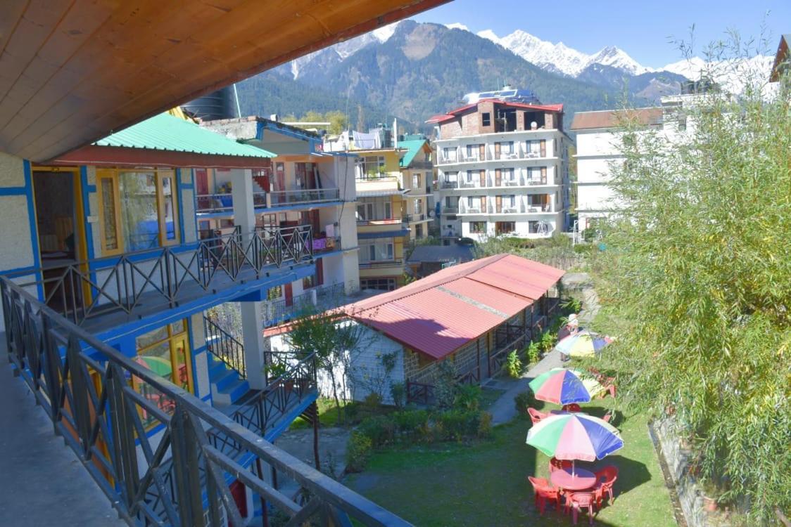 Hotel Seraj International Manāli Extérieur photo