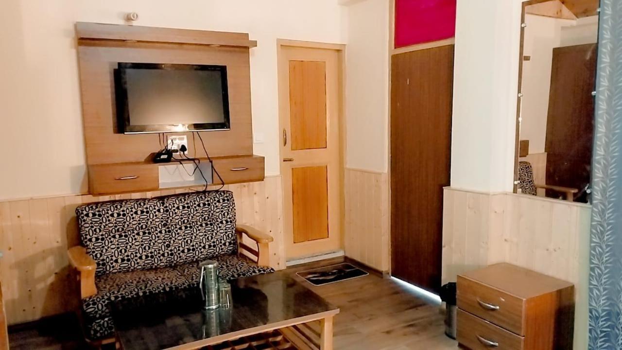 Hotel Seraj International Manāli Extérieur photo