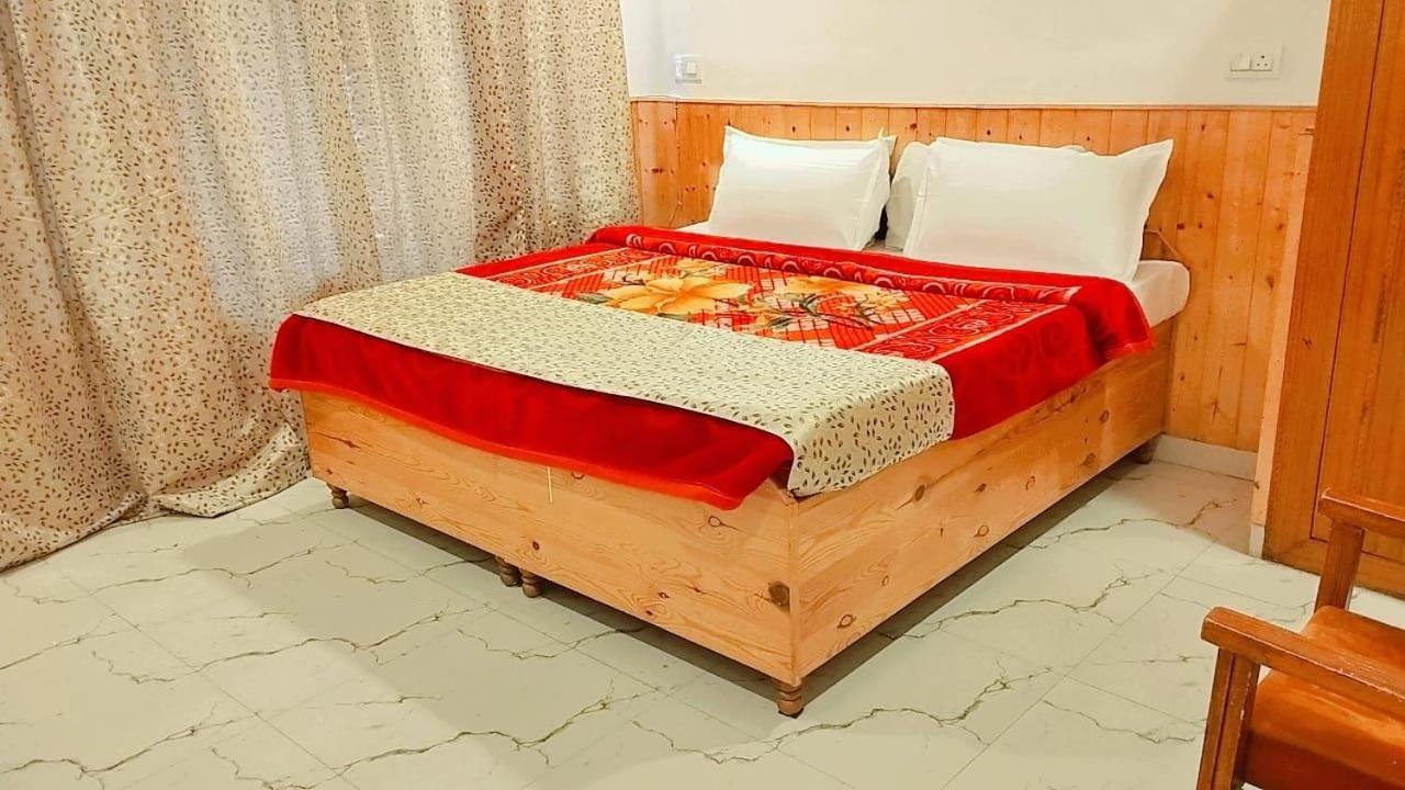 Hotel Seraj International Manāli Extérieur photo