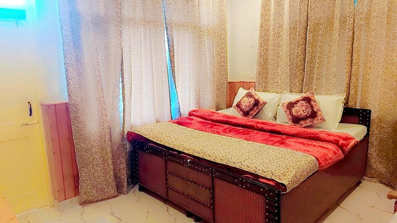 Hotel Seraj International Manāli Extérieur photo