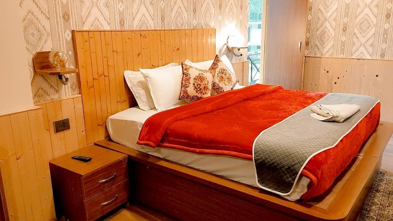 Hotel Seraj International Manāli Extérieur photo